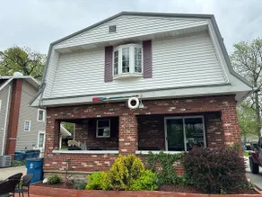 Lucy's Lakeview - Image 2