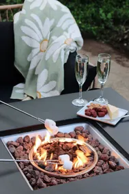 Jetted tub/fire pit/king bed/pet friendly - Image 3