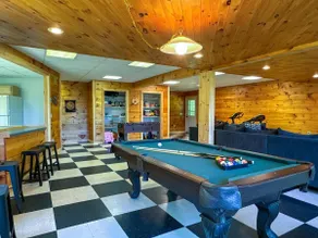 Expansive Lake Sunapee Home*Mountain View*Sleep20+ - Image 4