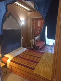 Bedroom and bathroom ”The Thousand and One Nights” - Image 2