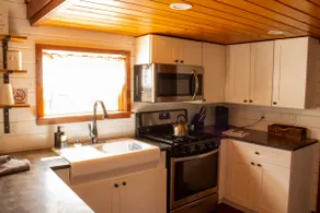 Charming Cabin + Pond View + Hot Tub - Image 3