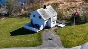 Newly renovated house on beautiful Haramsøy, boat - Image 4