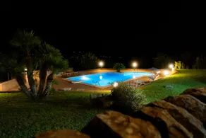 Villa with beautiful panoramic views and swimming pool - Image 3
