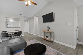 Freshly redone 2-bedroom 2-bath w/ peaceful patio - Image 5