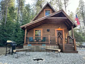 Cabin in the Meadow - Image 3
