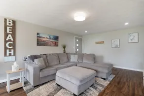 Cozy Beach House Minutes From Dayton! - Image 3