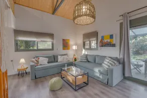 Artist's Loft - Image 2