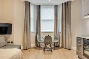 Family Studio in Chelsea - Image 2