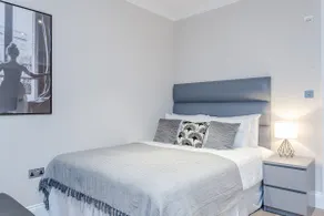 Chic Family Studio Flat with A/C, Chelsea - Image 4