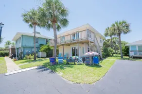 Oceanside/pool view-Surf Crest Village-Pets welcom - Image 2