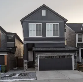 Homely 2Bdr Suite w/ self check-in / Steps from shopping, SHC & near Deerfoot  - Image 2