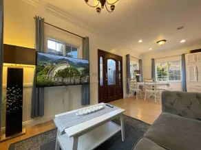 Stylish & Spacious Home Near Downtown & Beaches - Image 2