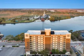 Riverview Penthouse on Water Street! Stunning views and sunsets! - Image 4