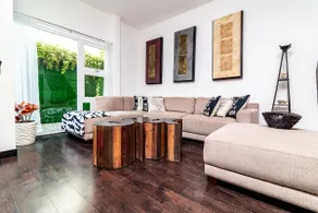 Spacious House with Pool | Ideal for Groups (10) - Image 3