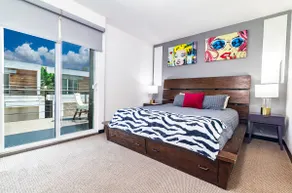 Spacious House with Pool | Ideal for Groups (10) - Image 2