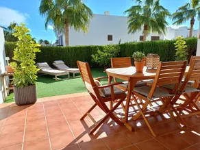 Beachfront, Hibiscus Apartment - Image 2