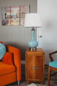 Retro Retreat - 1 Bedroom Apartment near Lake MI - Image 5