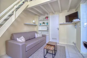 Studio near the Palace of Versailles - Image 2