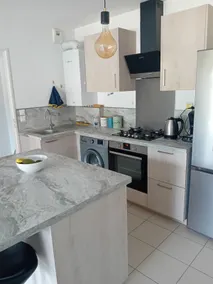 Superb 2-bedroom apartment with private parking - Image 2