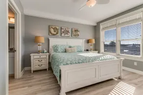 Lovely Two Bedroom Condo with Stunning Bay Views - Image 3