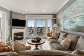 Lovely Two Bedroom Condo with Stunning Bay Views - Image 2