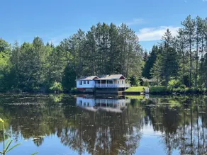 Sweetness and vintage charm along the water - Image 5