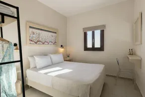 Executive Suite with Jacuzzi - Image 2