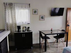 Pura Vida Cabin, A/C, Wi-Fi, Netflix TV, Parking. - Image 5