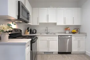 New 1 bed/1 bath King suite 3 min from beach - Image 4