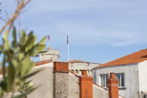 At the foot of the towers, superb apartment with rooftop - Image 2