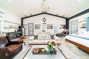 Centrally-Located Studio Apartment on Spacious Lot - Image 2