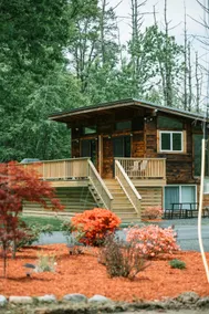 Umana's Cabin, cozy, comfy, 5+ acres of land - Image 2