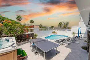 THE SURF VILLA 3 | HUGE Jacuzzi | Billards | Pool - Image 2