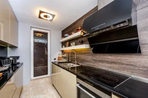 Sofia Luxury 3-Bed Penthouse Apartment Sleeps 6 - Image 5
