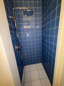 90m2, 2-bdr apartment with elevator - Image 5