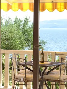 4-pax Apartment on the beach with terrace & view - Image 4