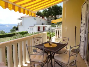 4-pax Apartment on the beach with terrace & view - Image 2
