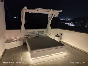 JB VILLA ,Stunning Santorini Escape w/heated jacuzzi and enclosed garden. - Image 5