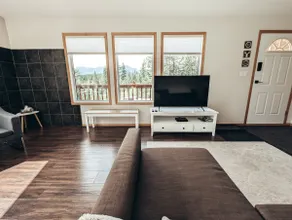 Serene Mountain Escape at Folding Mountain Village - Image 4