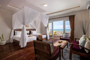 Tranquil Oceanfront Villa Near Sanur w/ Breakfast - Image 4