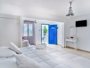 Superior Triple Room - Image 5