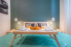 Motor Valley Vibes in a Urban Green Retreat - Image 5