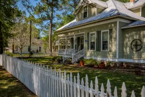 Edengate~Quiet Country Charm in the Heart of Texas - Image 3