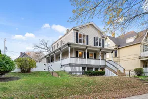 Spacious 2BR | Brady St. | Fenced Yard | Arcade - Image 5