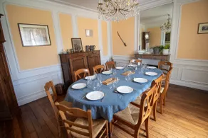 Large villa with swimming pool one hour from Paris - Image 3