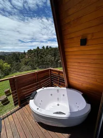 Cabin in Campos do Jordão with bathtub and view - Image 3