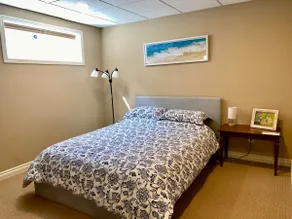 Spacious Private Basement Close to Airport & Shops - Image 5