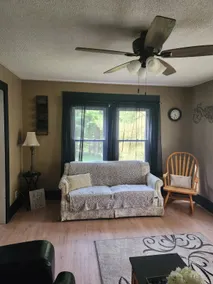 4 Bedroom House, trail Access Atv & Snowmobile - Image 4