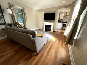 Cozy 1BR in Downtown Greenfield – Walk to Shops - Image 2