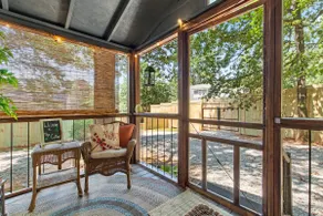 Cozy Cottage - Tiny House - Private Porch - Image 5